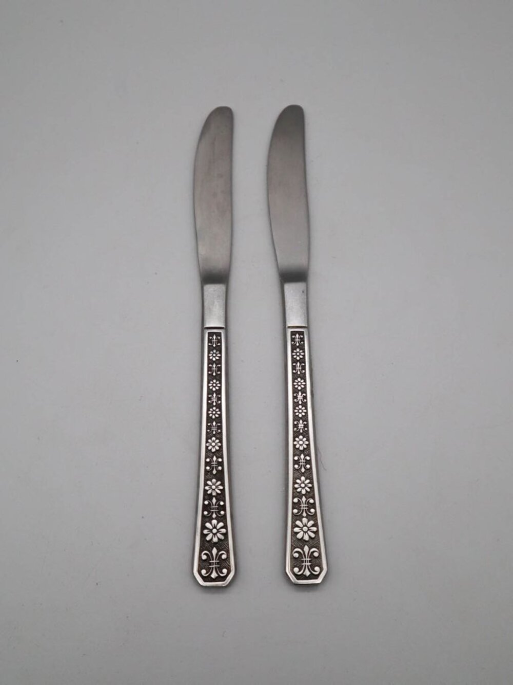 Interpur Florenz Stainless Steel Flatware Japan 2 Solid Dinner Knives Floral